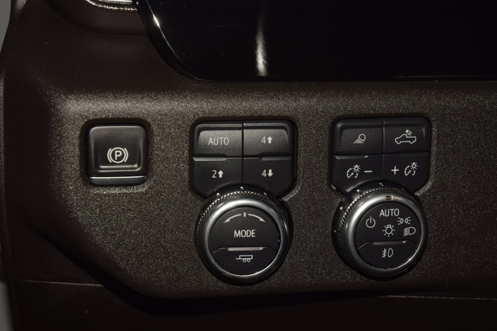 Used 2025 GMC Sierra 2500 SLE w/ SLE Value Package; AWD/4WD image 36