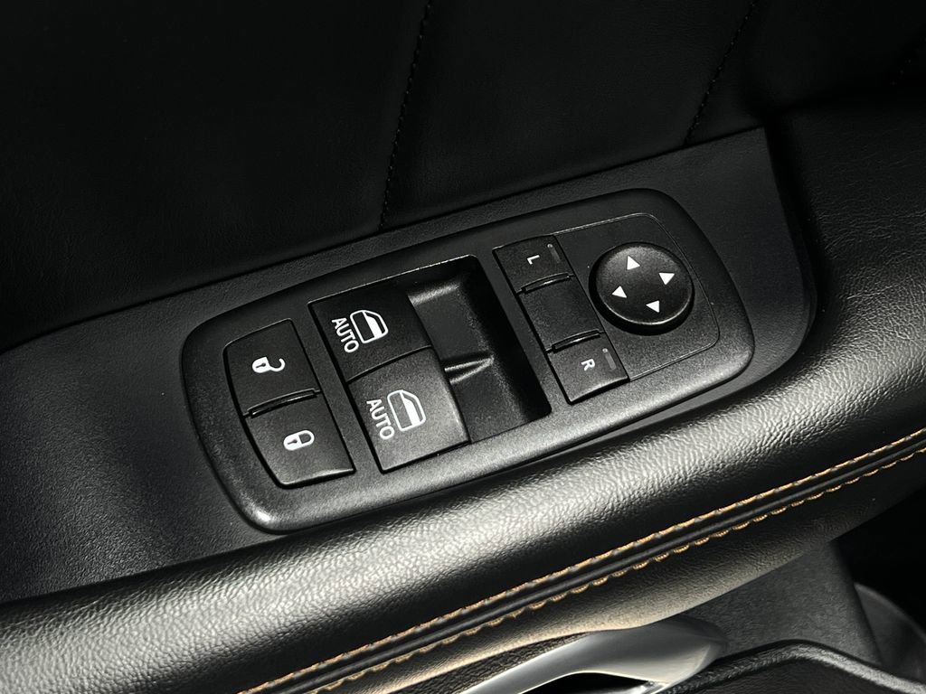 Used 2016 Dodge Challenger R/T Scat Pack RWD image 16