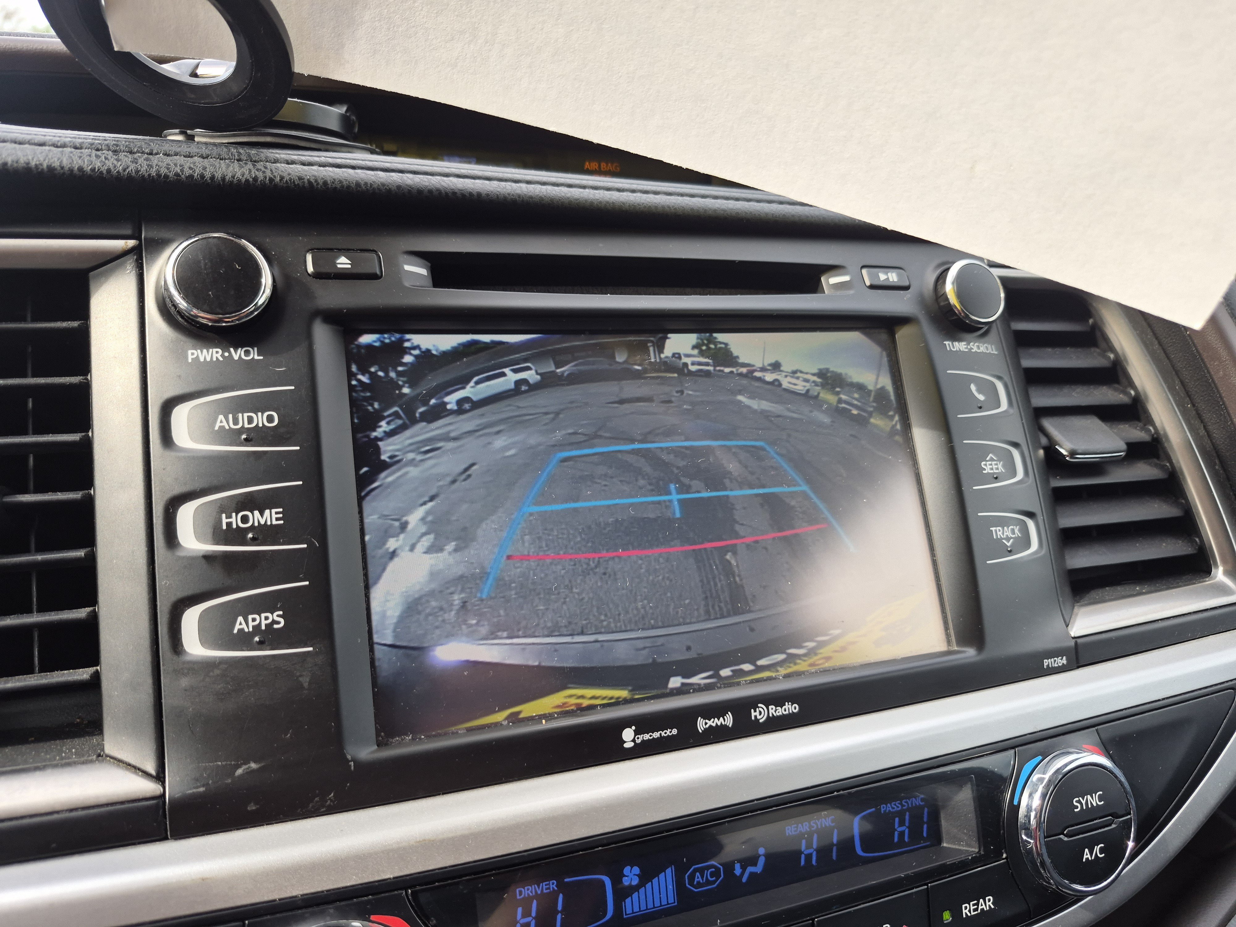 Used 2016 Toyota Highlander Plus AWD/4WD image 29