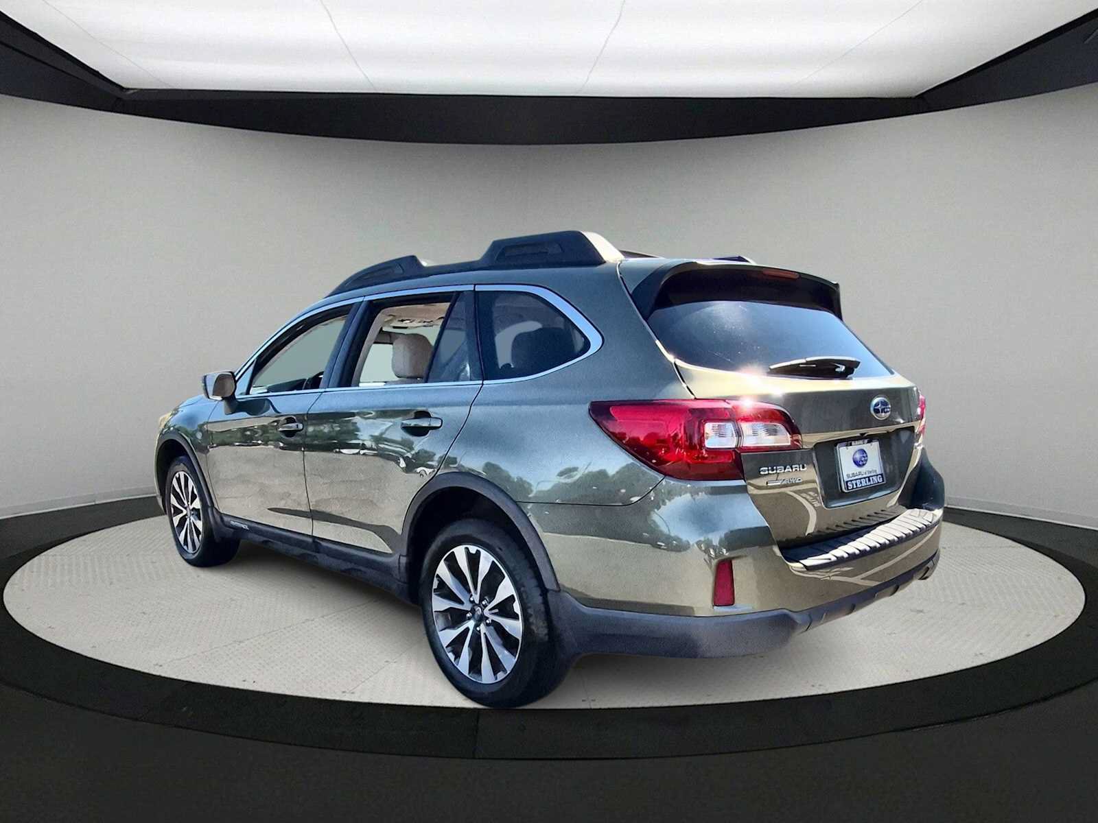 Used 2015 Subaru Outback 2.5i Limited AWD/4WD image 6