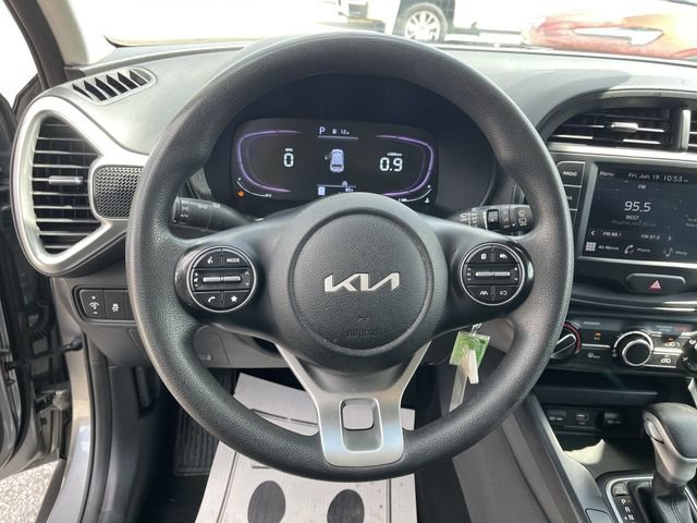 Used 2023 Kia Soul LX FWD image 14