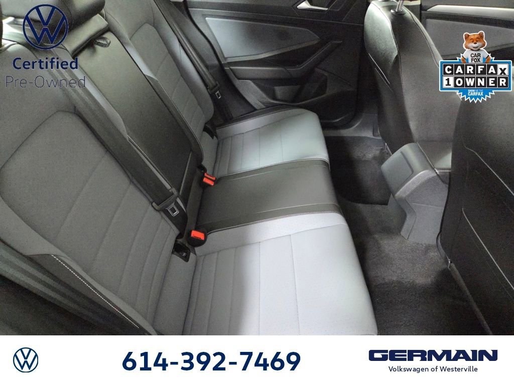 Certified 2025 Volkswagen Jetta SE w/ Sunroof Package image 24