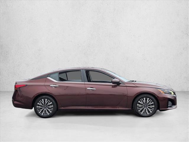 Used 2023 Nissan Altima 2.5 SV image 4