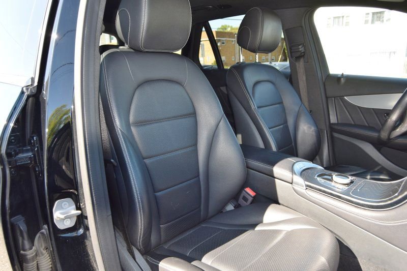 Used 2019 Mercedes-Benz GLC 300 4MATIC image 29