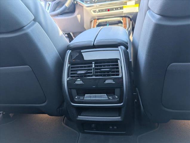 New 2026 BMW X7 M60i AWD/4WD image 21