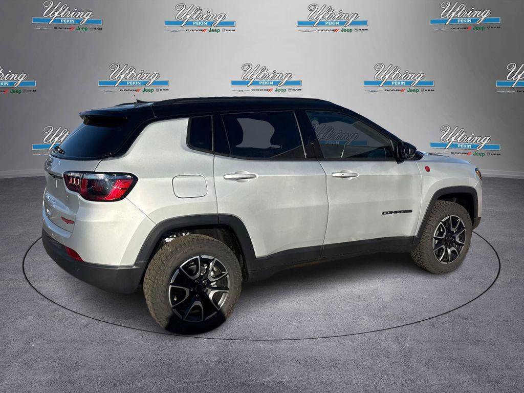 New 2026 Jeep Compass Trailhawk AWD/4WD image 3