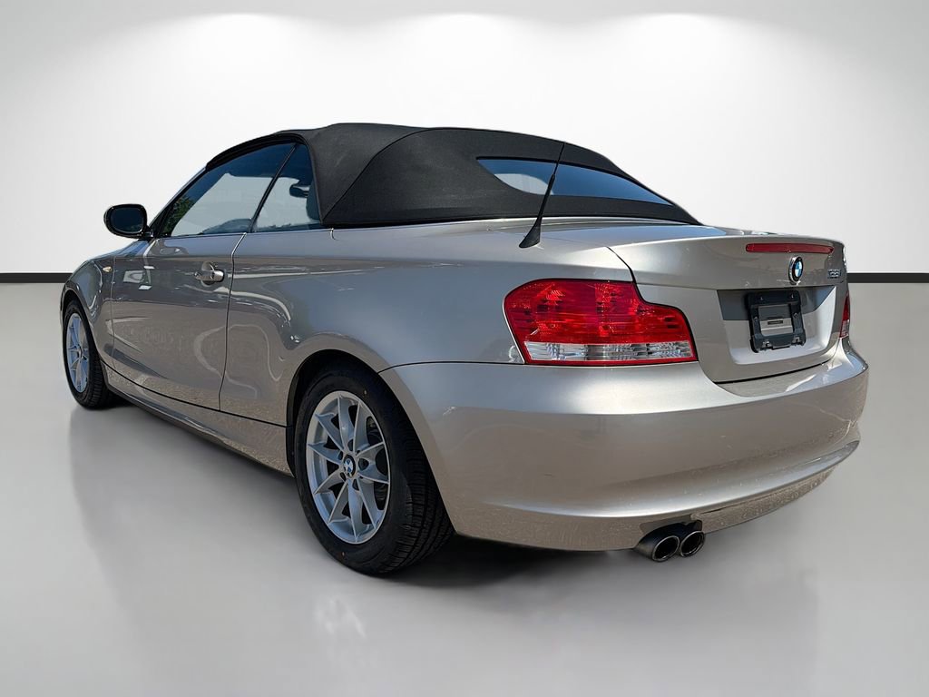 Used 2011 BMW 128i Convertible image 5