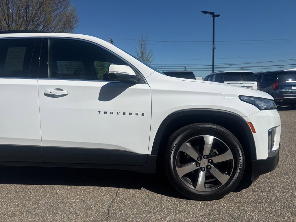 Used 2023 Chevrolet Traverse LT w/ LT Premium Package AWD/4WD image 12