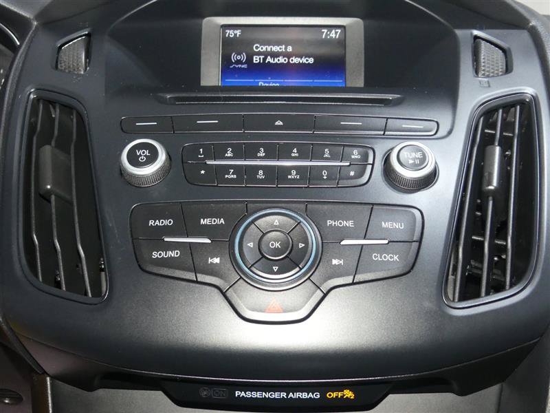 Used 2015 Ford Focus SE w/ Reverse Sensing Package FWD image 36
