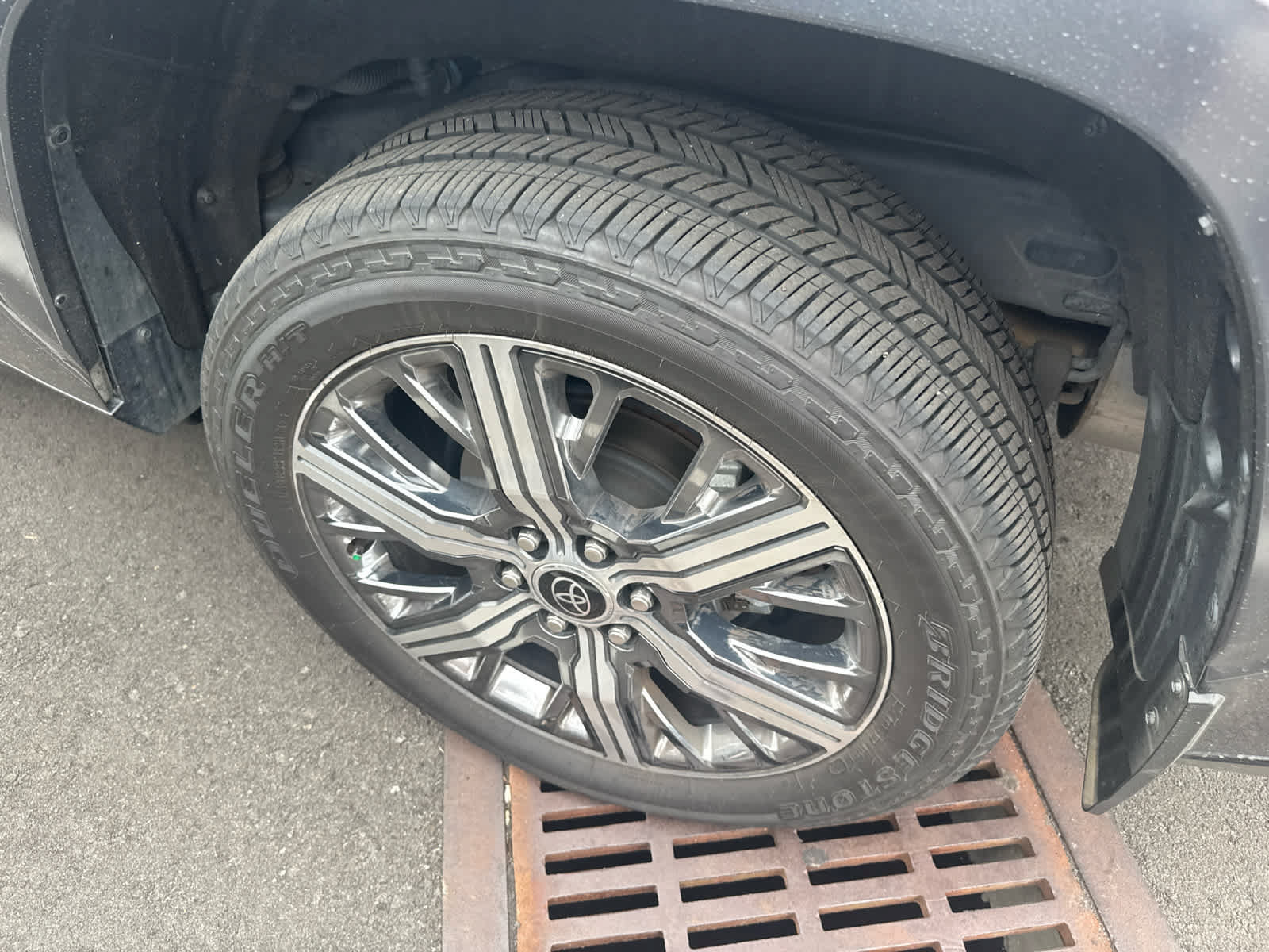 Used 2023 Toyota Sequoia Capstone RWD image 5