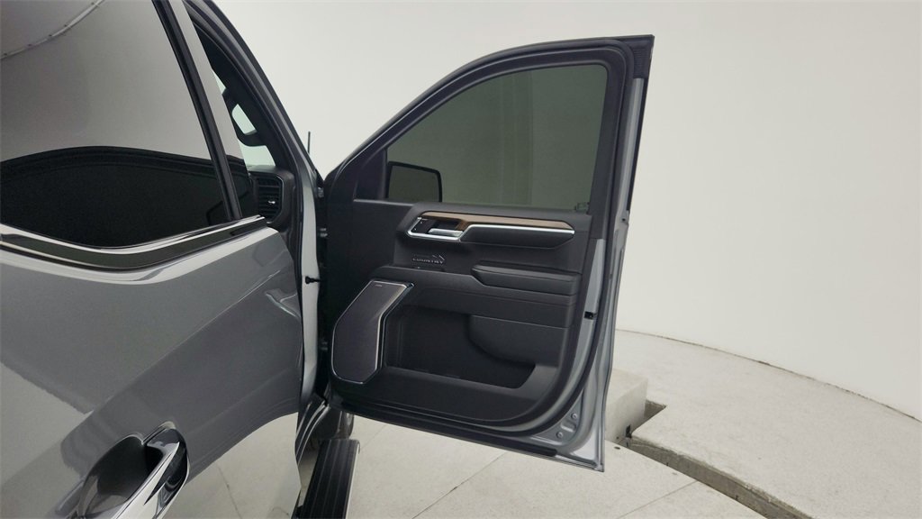 Certified 2023 Chevrolet Silverado 1500 High Country w/ Technology Package image 27