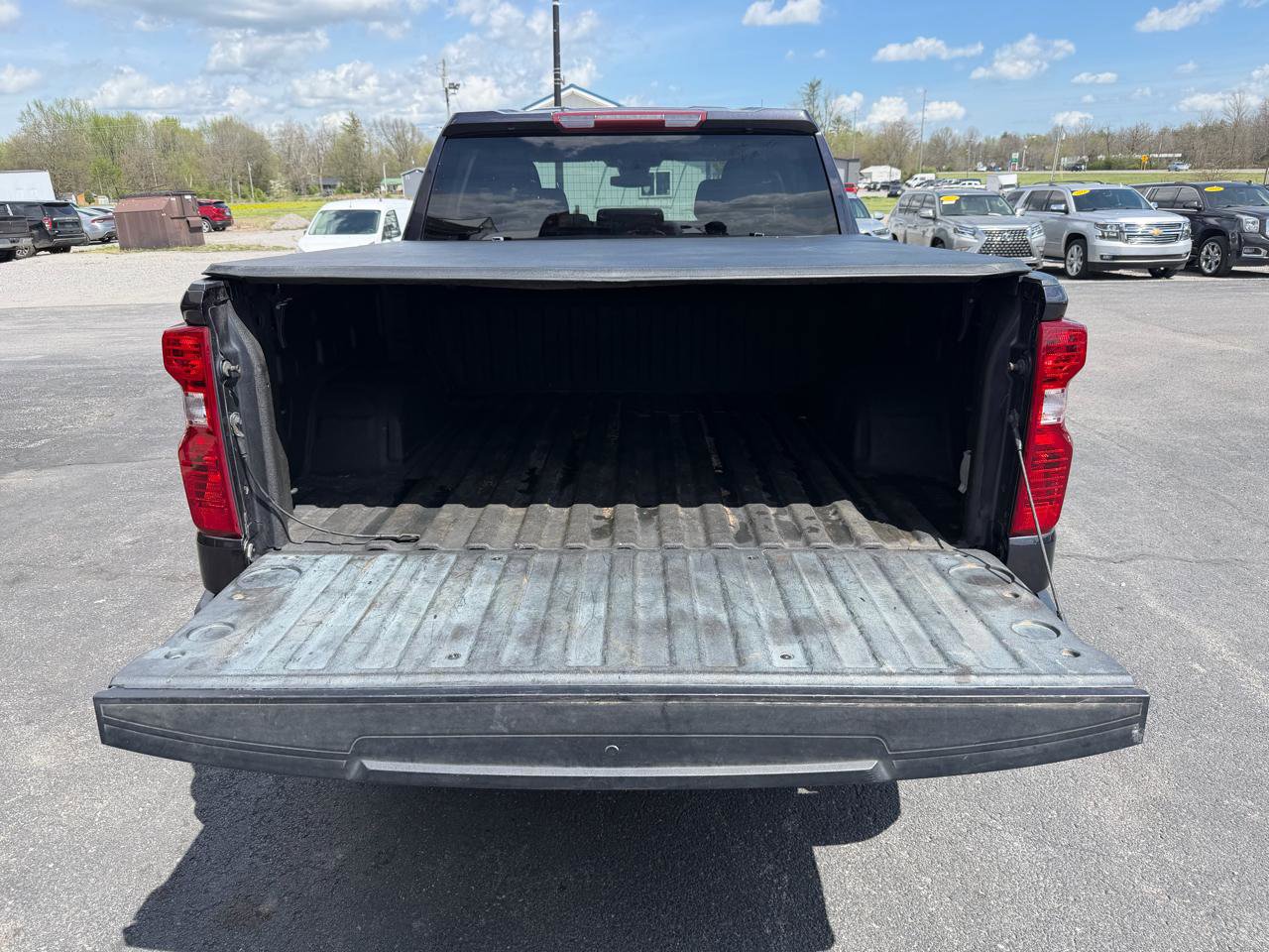 Used 2022 Chevrolet Silverado 1500 LT AWD/4WD image 6