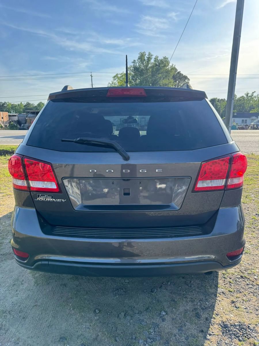 Used 2019 Dodge Journey SE FWD image 8