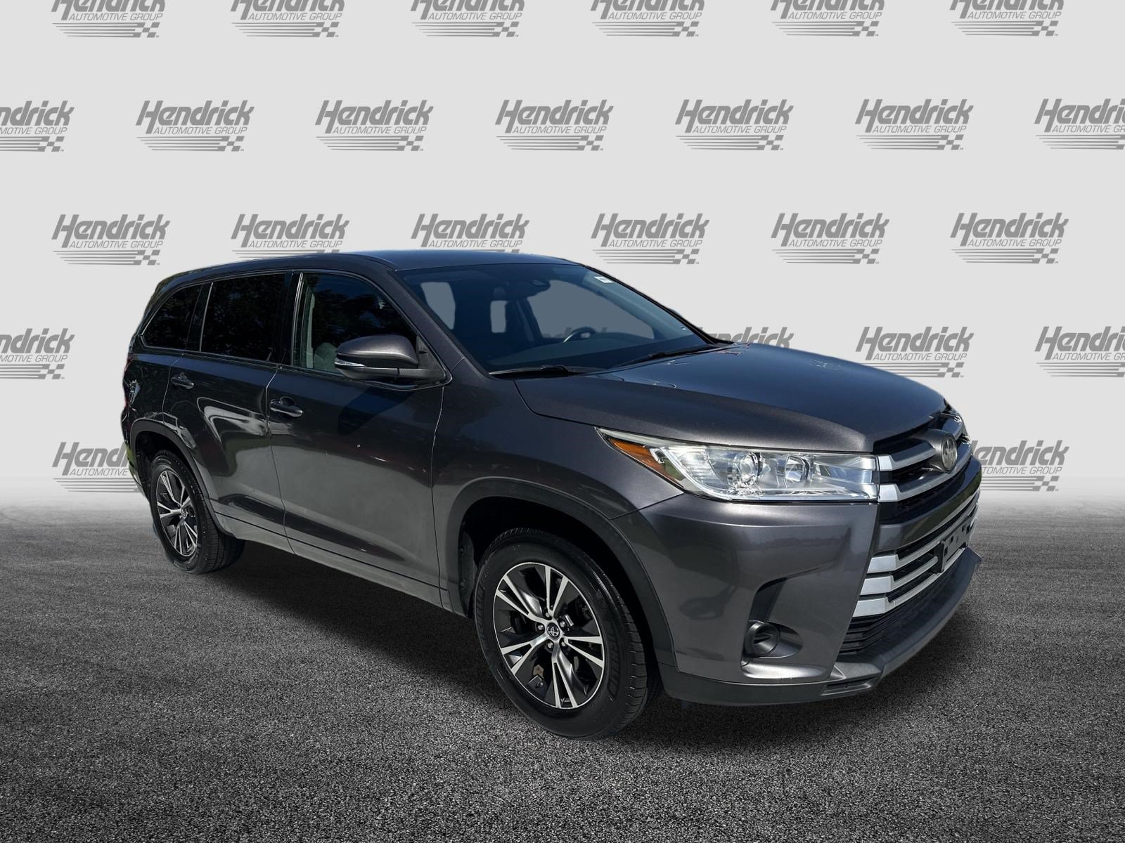 Used 2017 Toyota Highlander LE FWD image 30