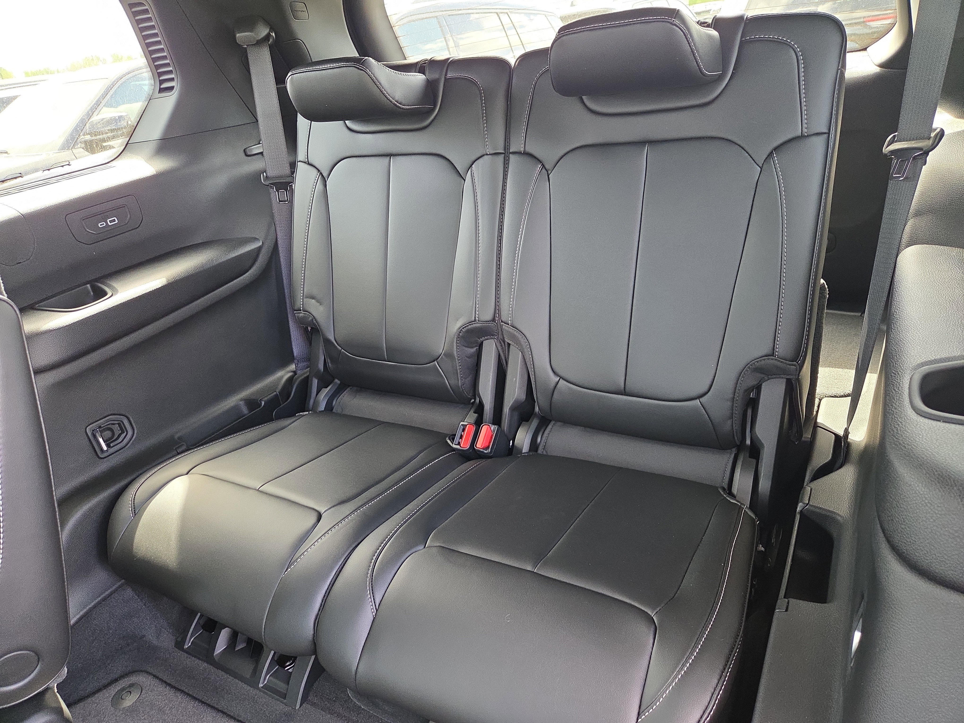 New 2026 Jeep Grand Cherokee L Limited w/ Limited Altitude Package AWD/4WD image 8