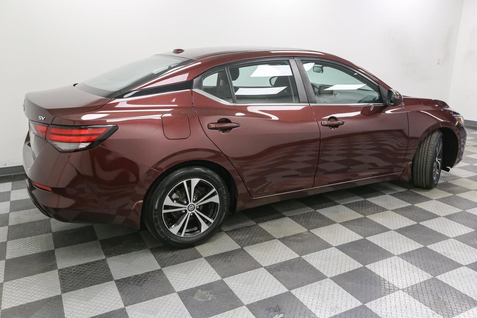 Used 2021 Nissan Sentra SV image 8