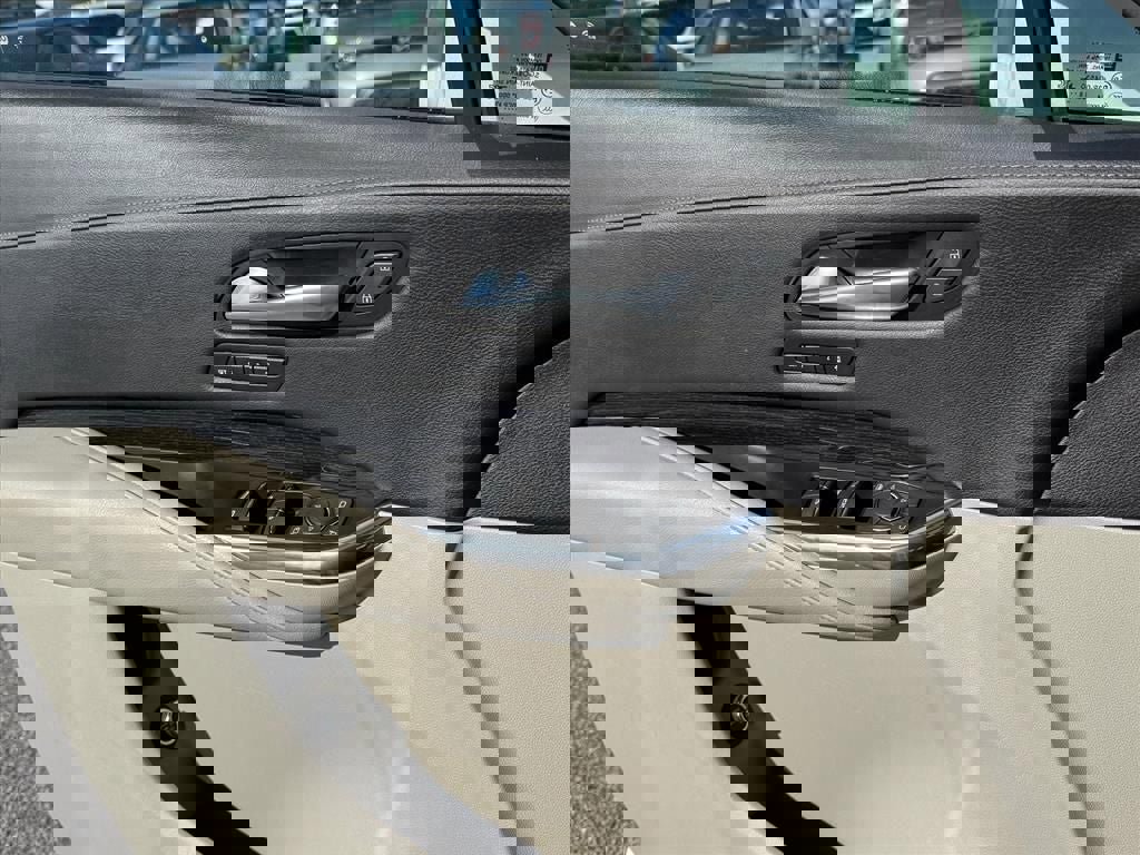 Used 2019 Cadillac XT4 Premium Luxury image 17