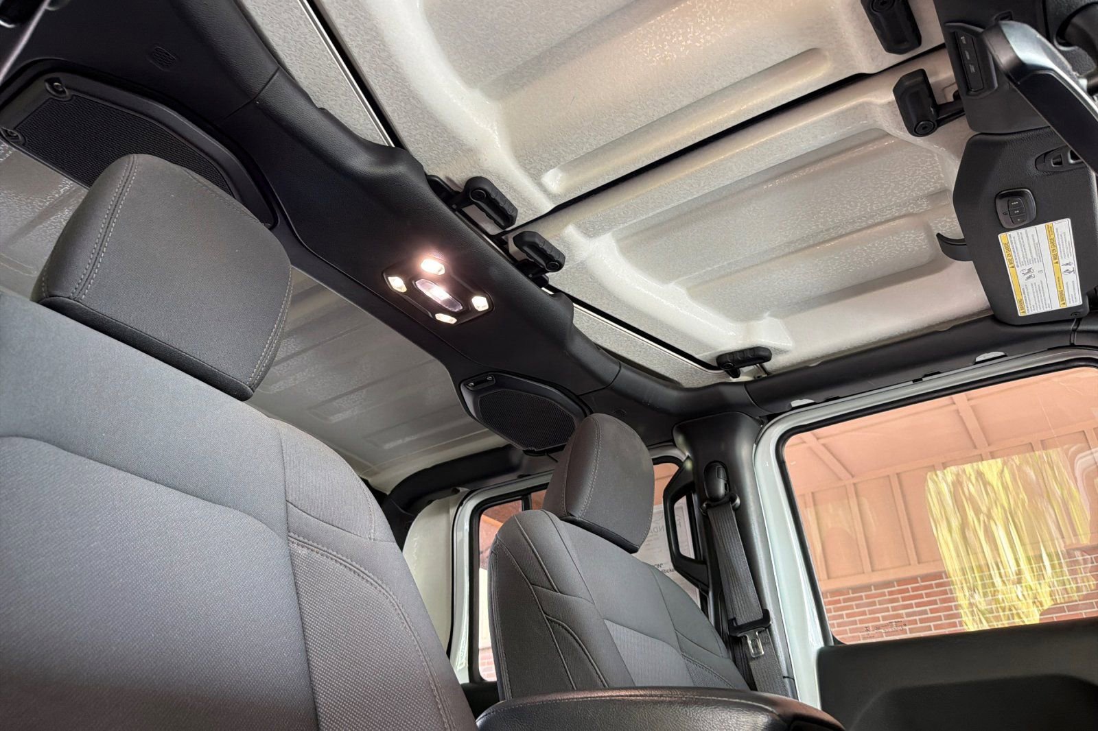 Used 2022 Jeep Gladiator Sport AWD/4WD image 21