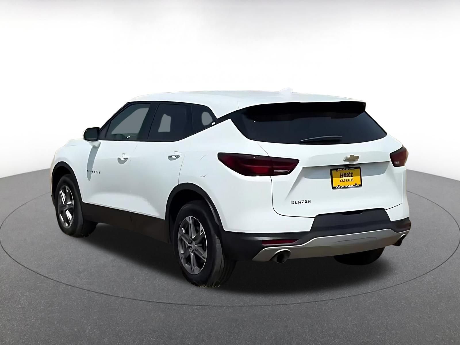Used 2025 Chevrolet Blazer LT FWD image 9