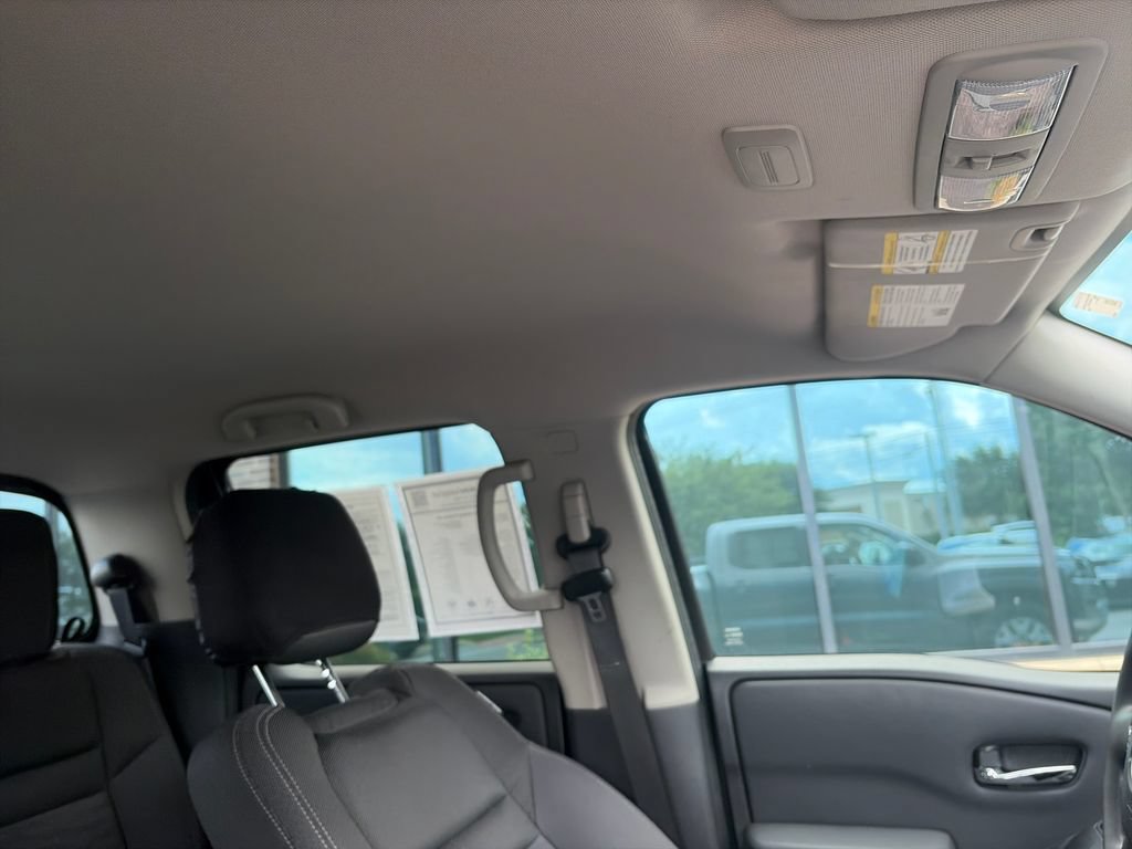 Used 2022 Nissan Frontier SV RWD image 16