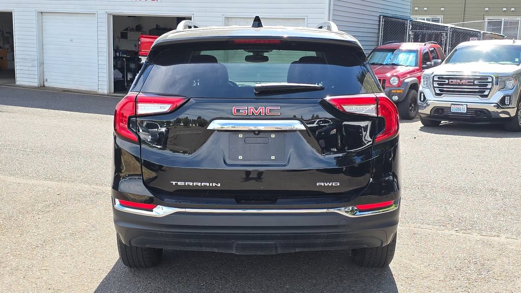 Used 2024 GMC Terrain SLT AWD/4WD image 4