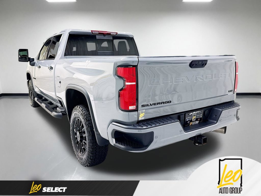 Used 2024 Chevrolet Silverado 3500 LTZ w/ LTZ Plus Package AWD/4WD image 11