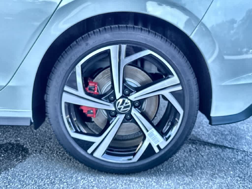 New 2026 Volkswagen GTI SE FWD image 6