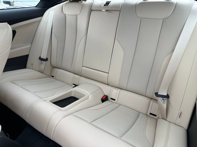 Used 2025 BMW M240i Coupe image 32