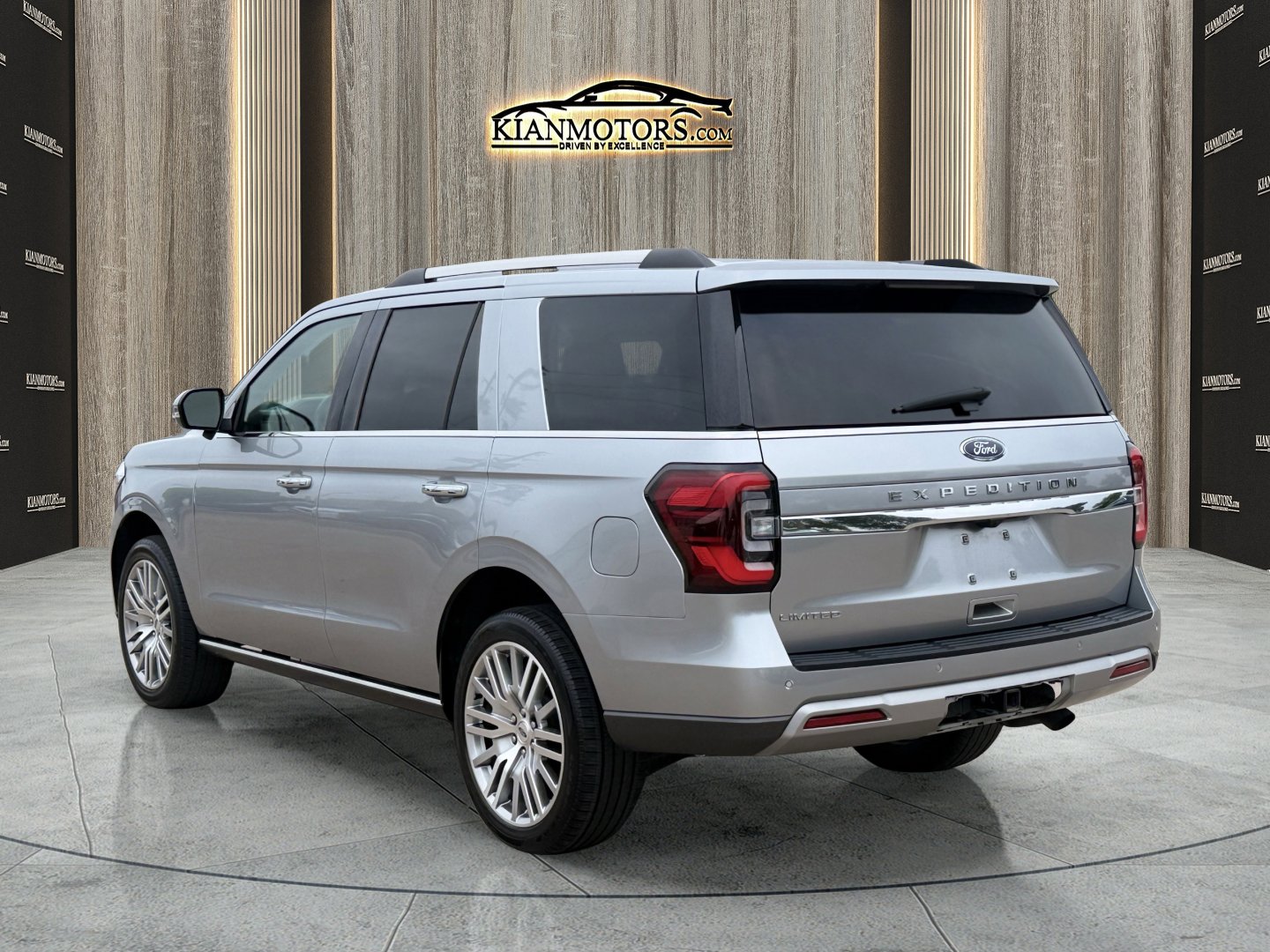Used 2023 Ford Expedition Limited RWD image 5