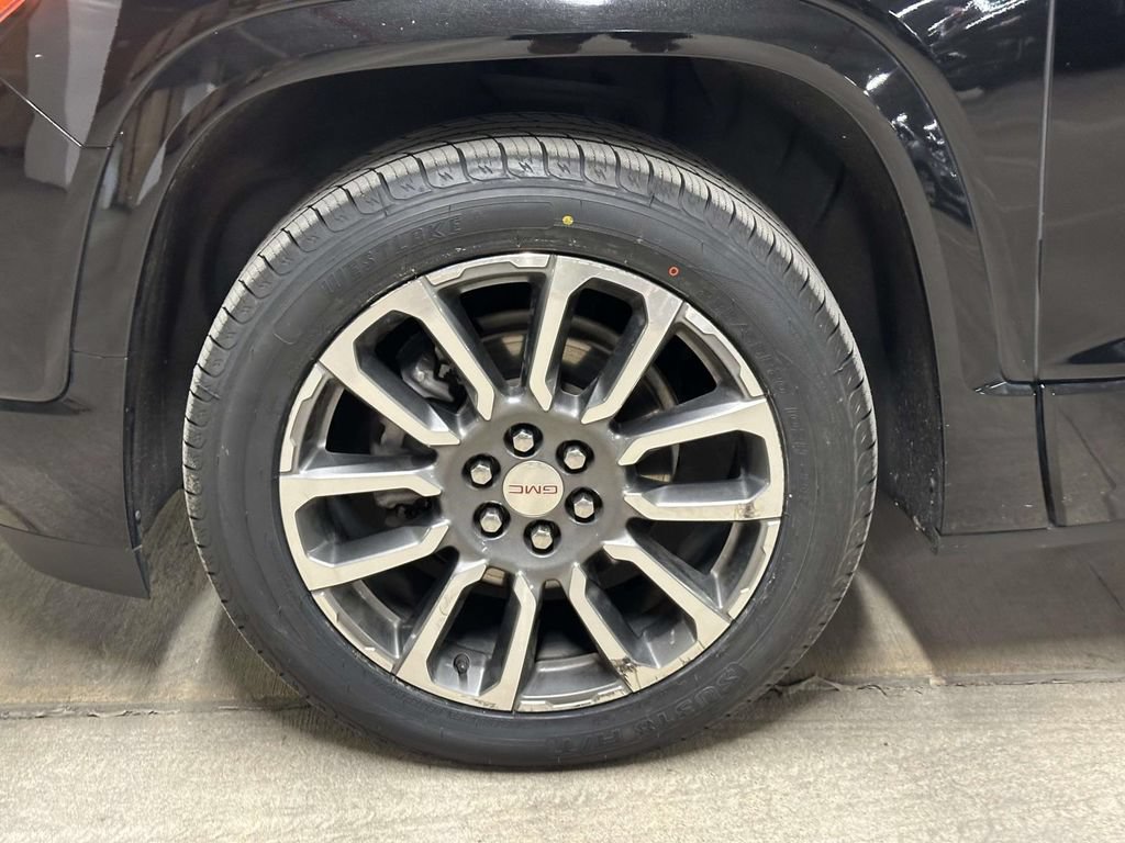 Used 2022 GMC Acadia Denali w/ Denali Technology Package AWD/4WD image 10