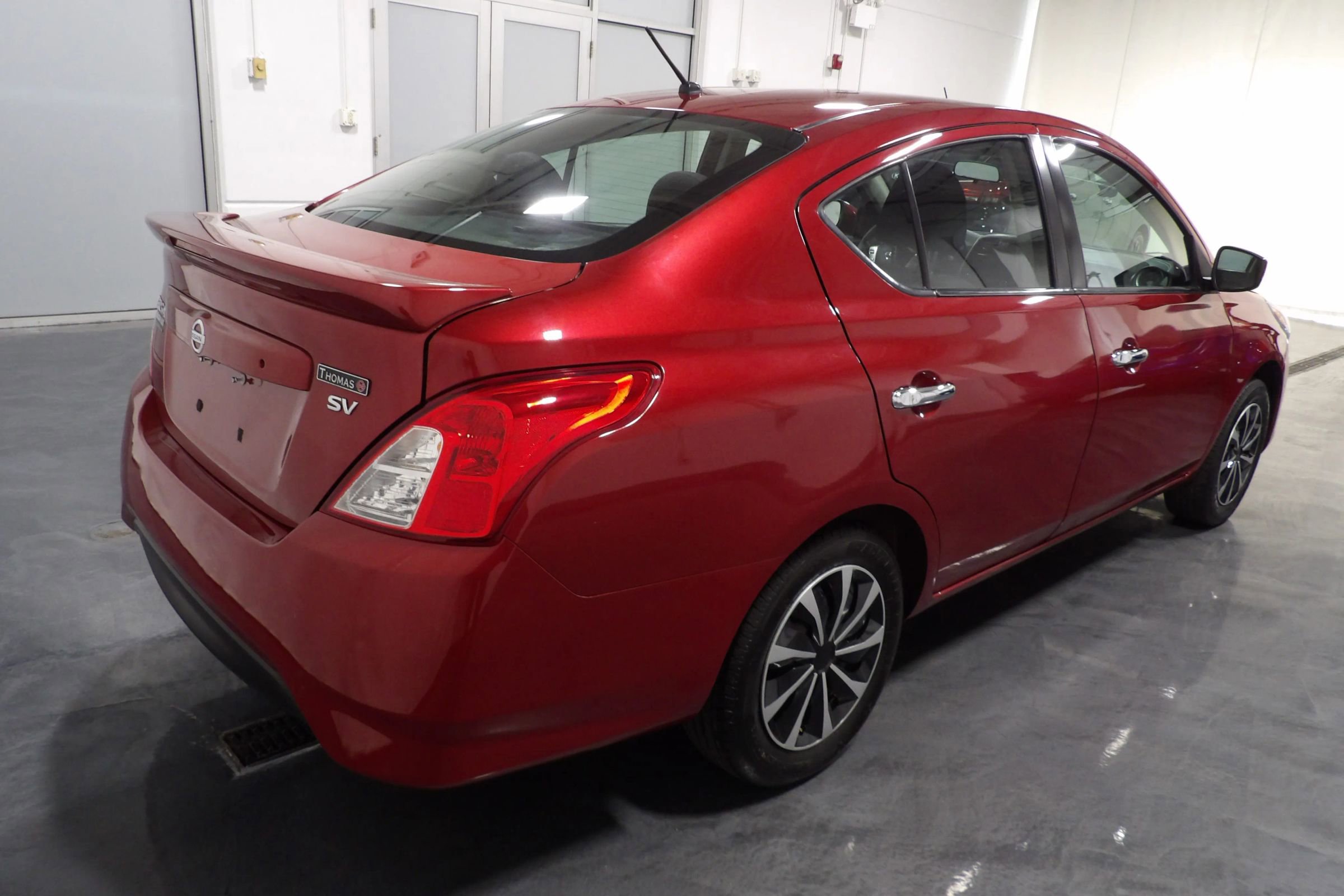 Used 2017 Nissan Versa SV image 4
