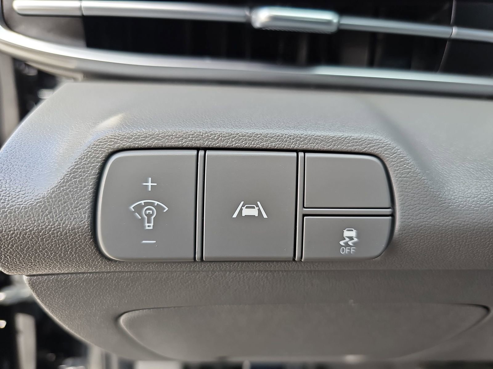 Certified 2023 Hyundai Elantra SEL image 29