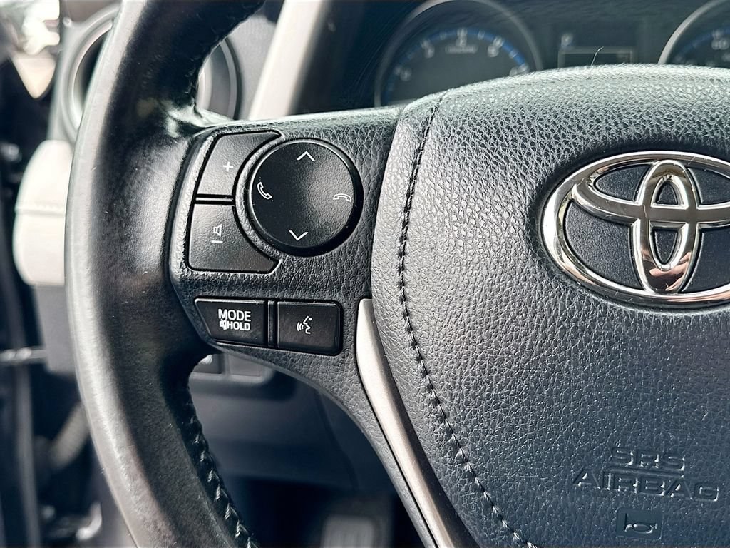 Used 2017 Toyota RAV4 XLE AWD/4WD image 8