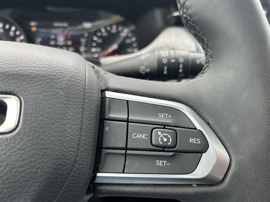 Used 2024 Jeep Compass Latitude w/ Sun and Sound Group image 19