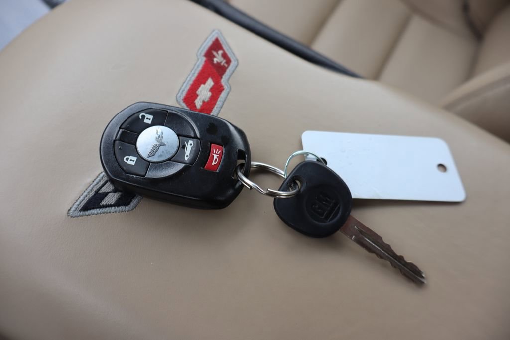Used 2007 Chevrolet Corvette Coupe w/ Performance Package RWD image 30