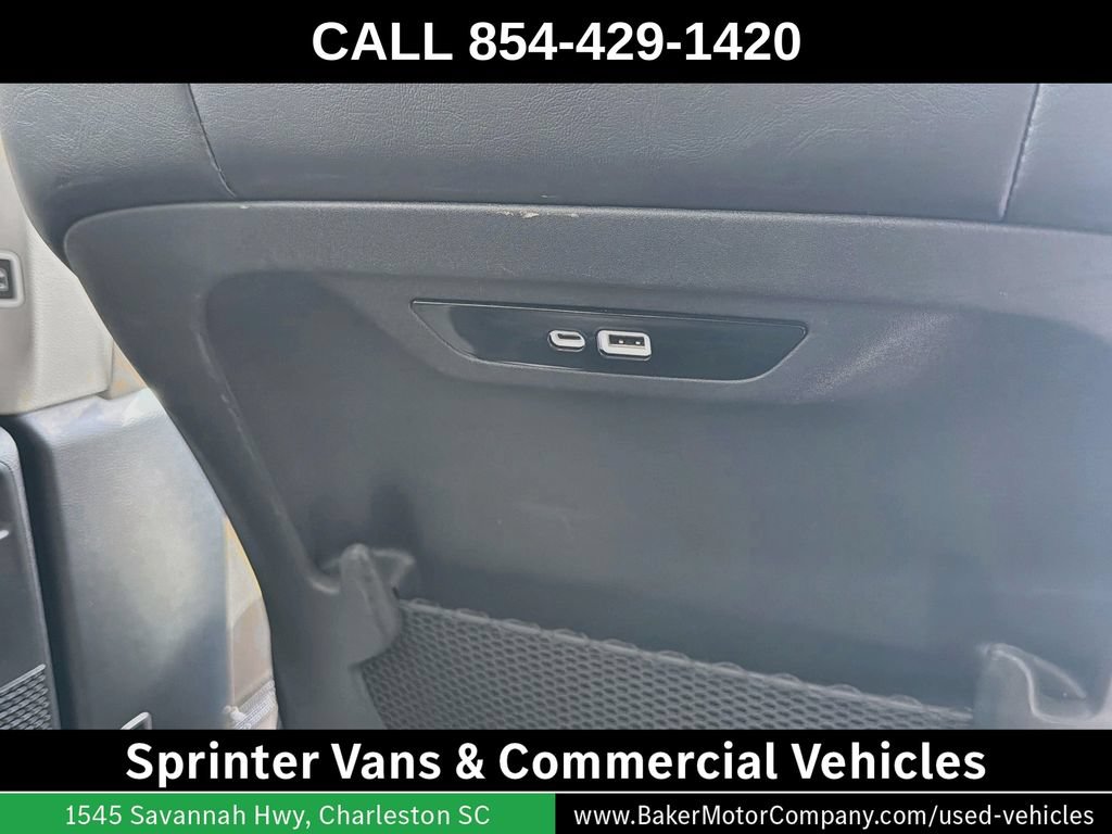 Used 2024 Chrysler Pacifica Touring-L FWD image 27