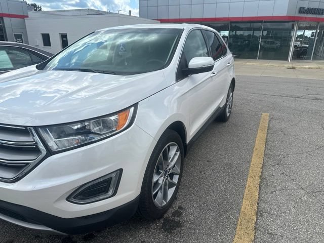 Used 2017 Ford Edge Titanium w/ Technology Package AWD/4WD image 2