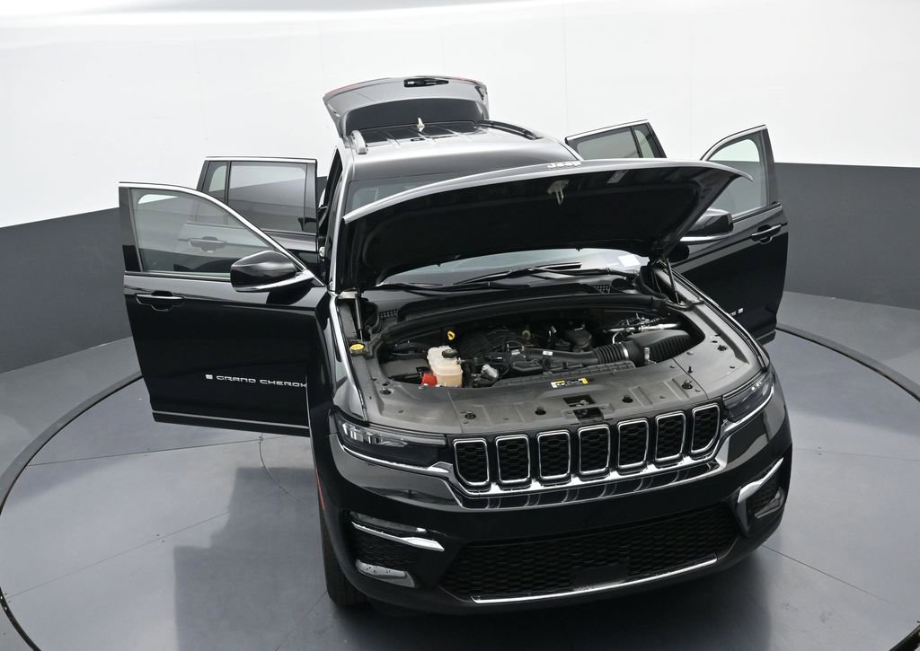 Used 2024 Jeep Grand Cherokee Limited AWD/4WD image 37
