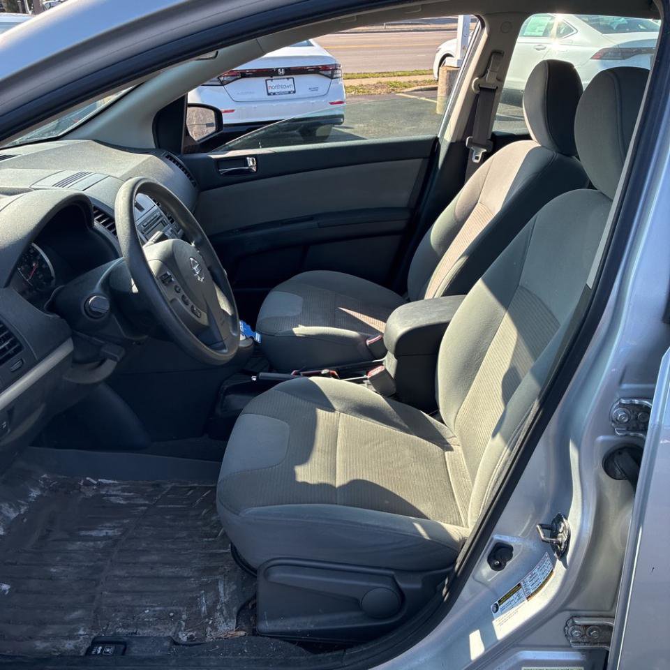 Used 2011 Nissan Sentra 2.0 SR FWD image 11