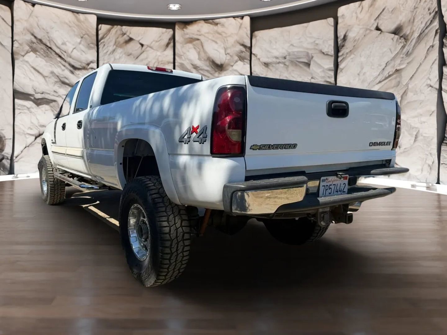 Used 2005 Chevrolet Silverado 2500 LT w/ Heavy-Duty Power Package AWD/4WD image 8