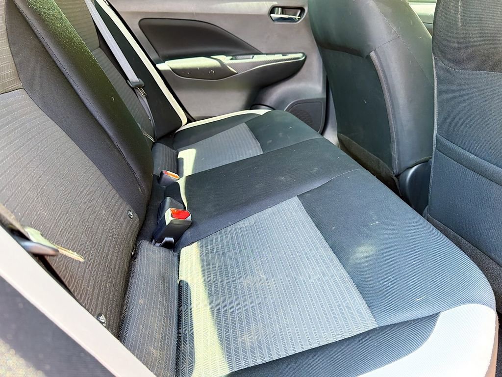 Used 2022 Nissan Versa SV image 28