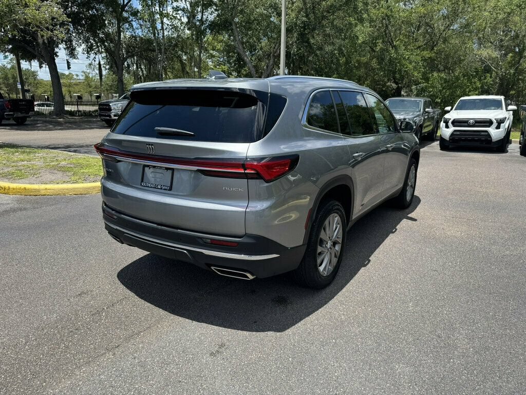 Used 2026 Buick Enclave Preferred FWD image 11