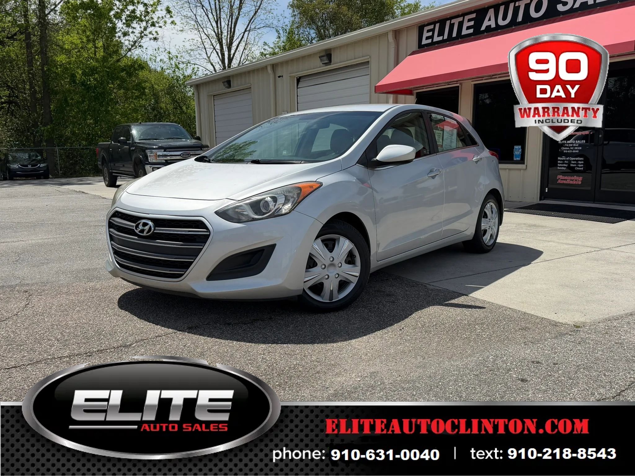 Used 2017 Hyundai Elantra GT image 1