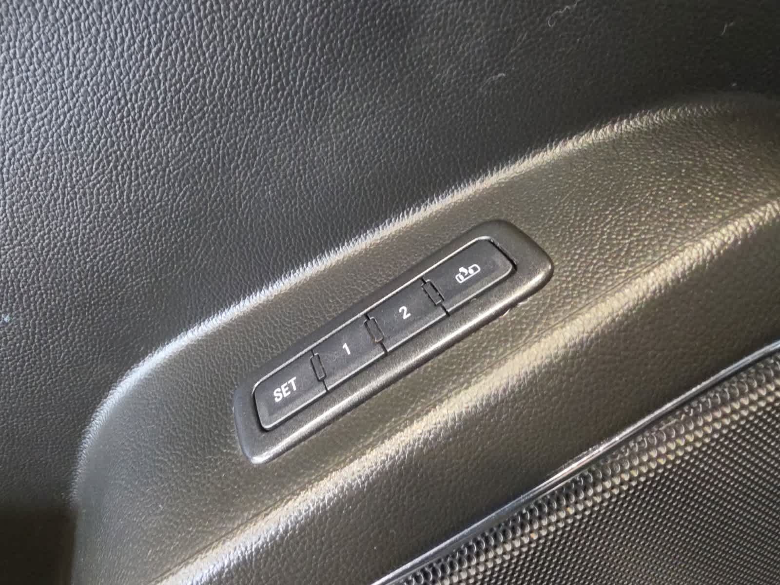 Used 2018 Chevrolet Tahoe LT AWD/4WD image 18