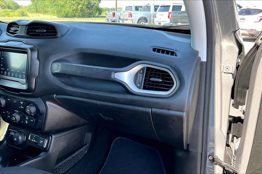 Used 2021 Jeep Renegade Latitude image 23