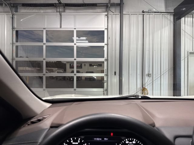 Used 2022 Nissan Rogue SV AWD/4WD image 9
