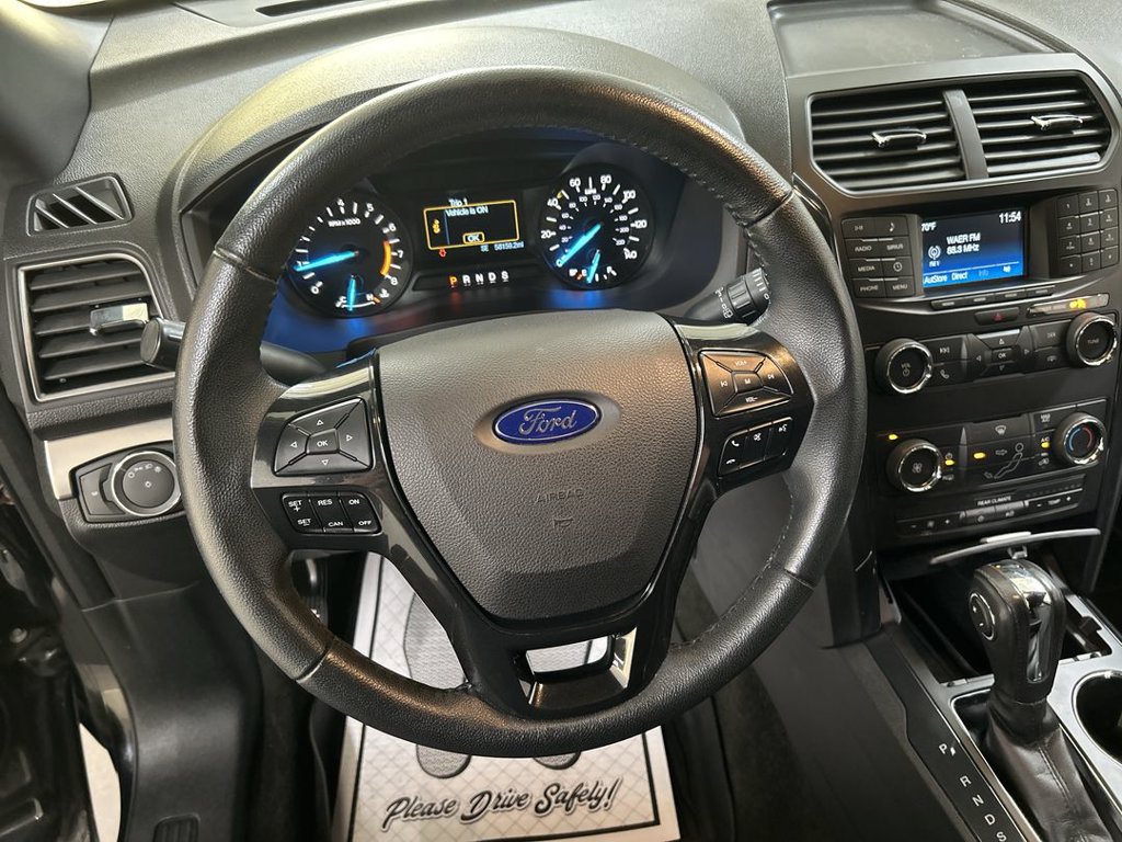 Used 2018 Ford Explorer XLT FWD image 4