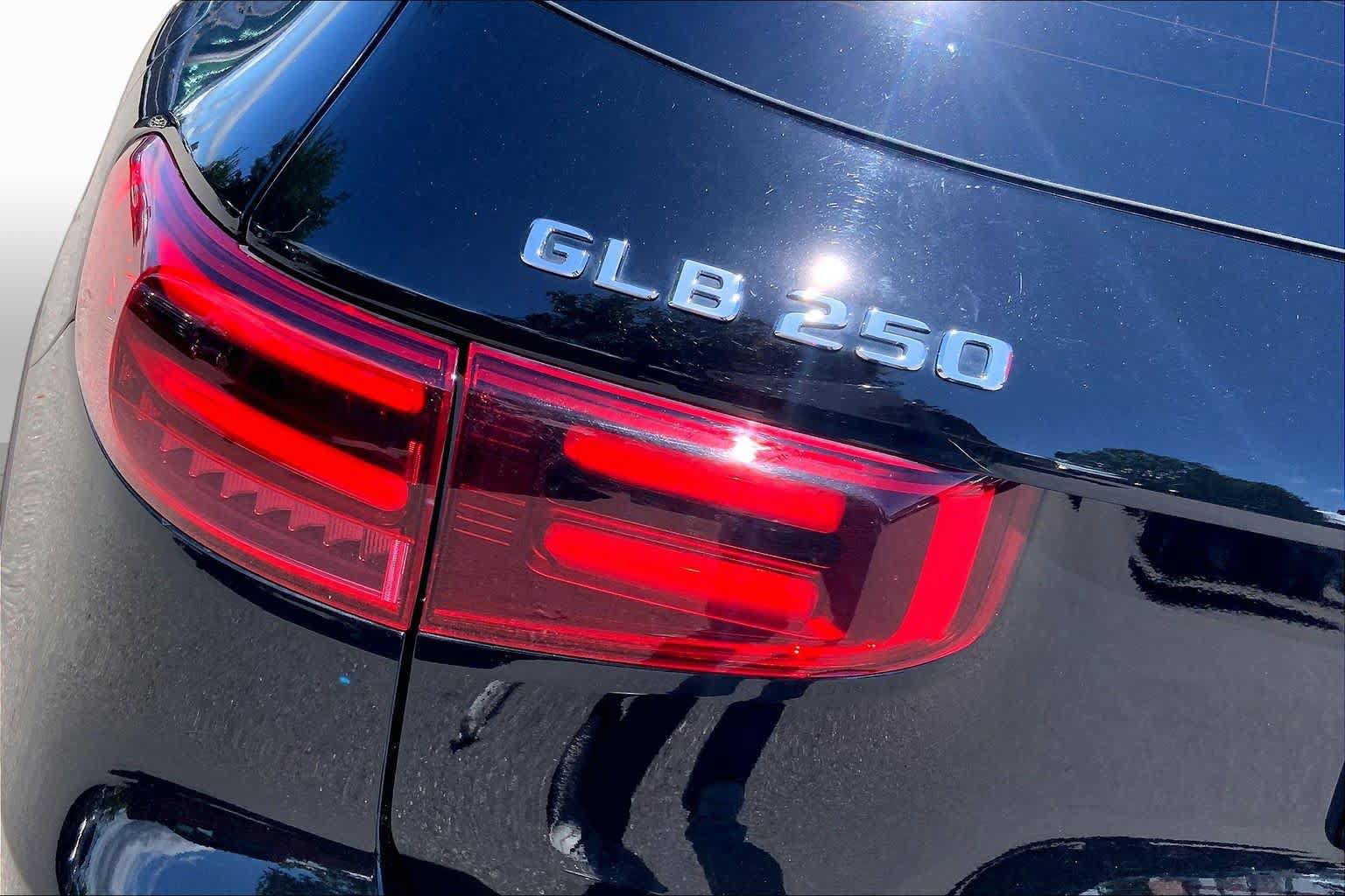 Used 2026 Mercedes-Benz GLB 250 4MATIC image 26