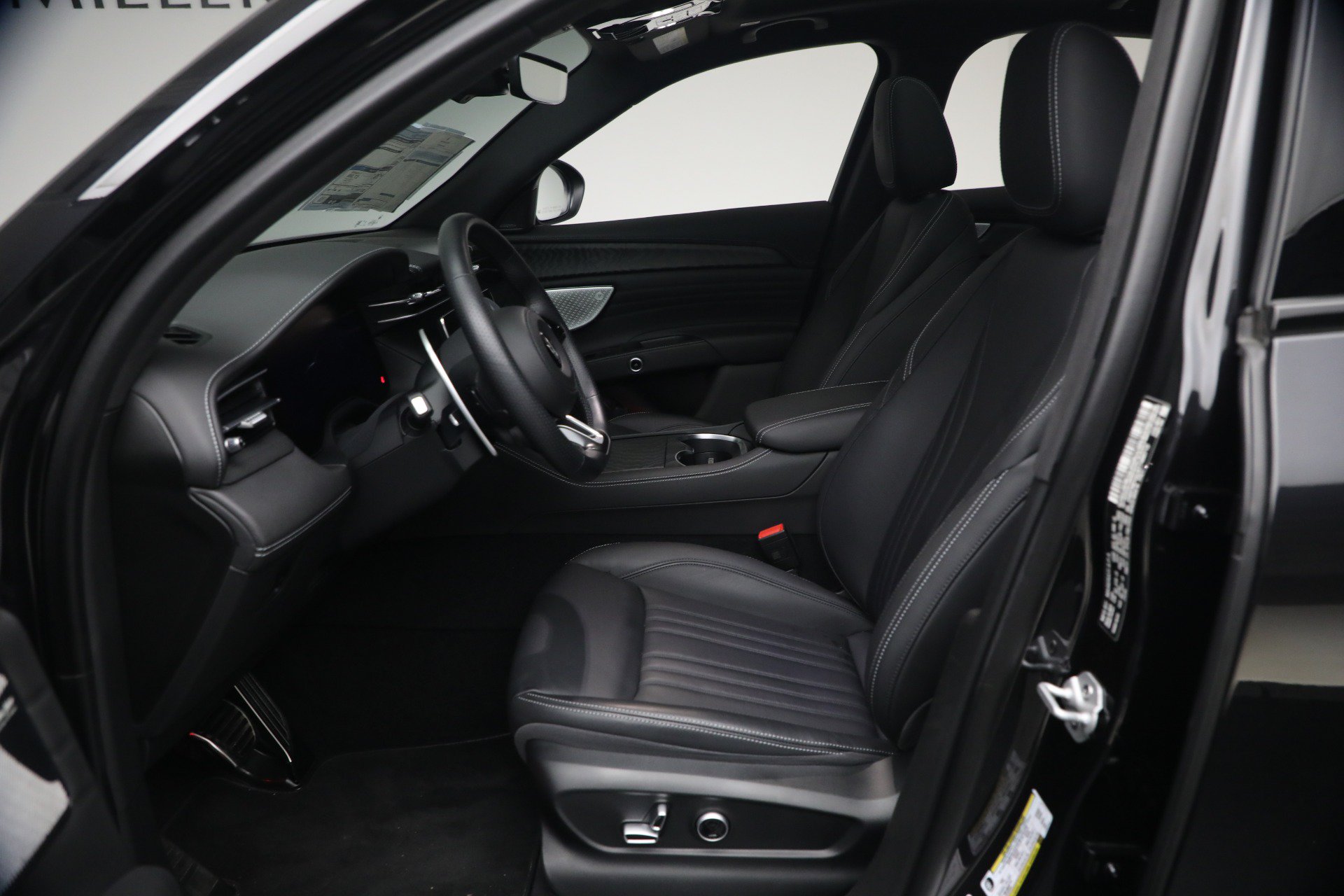 Certified 2023 Maserati Grecale Modena AWD/4WD image 13