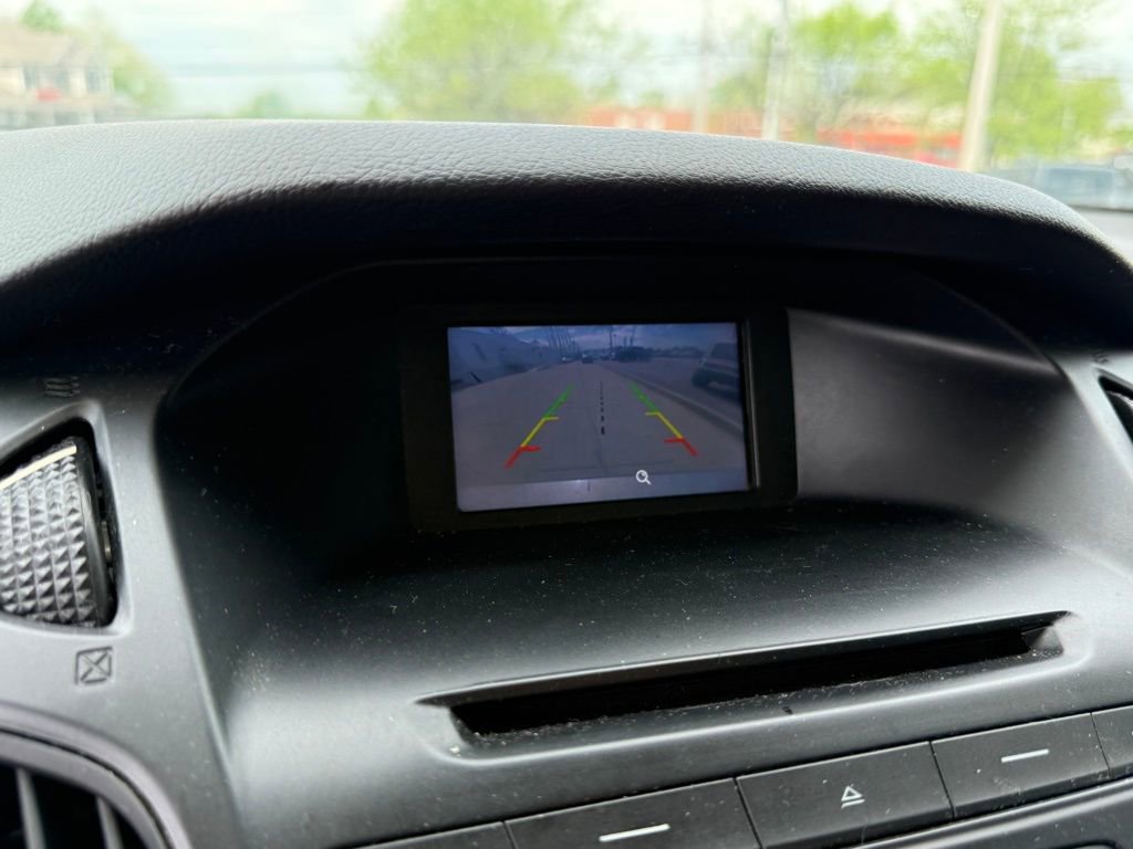Used 2015 Ford Focus SE image 19